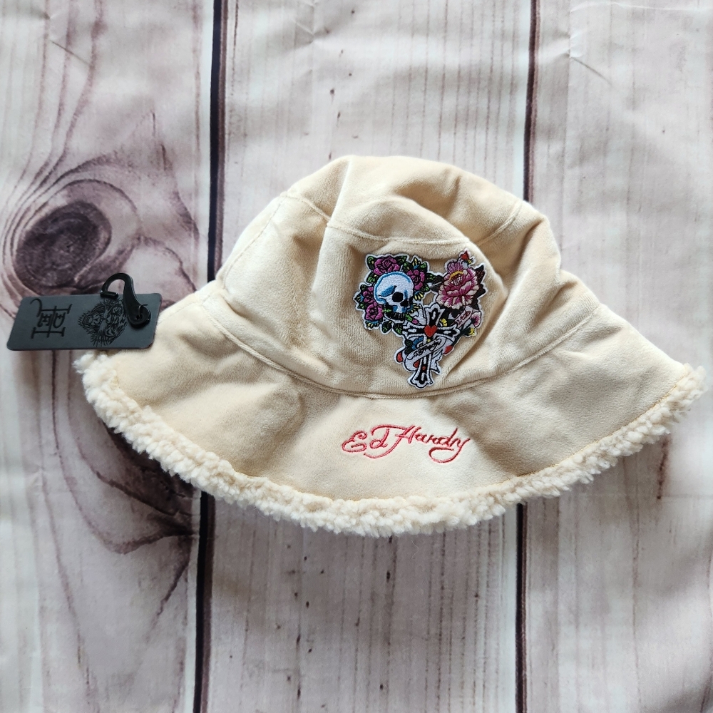 NWT Ed Hardy Embroidered Bucket Hat Sherpa-Lined Cream